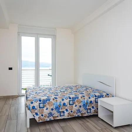 Villa Fronte Mare *